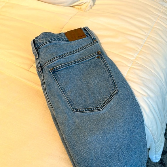 Like new Madewell jeans. Size 31. - Picture 2 of 6